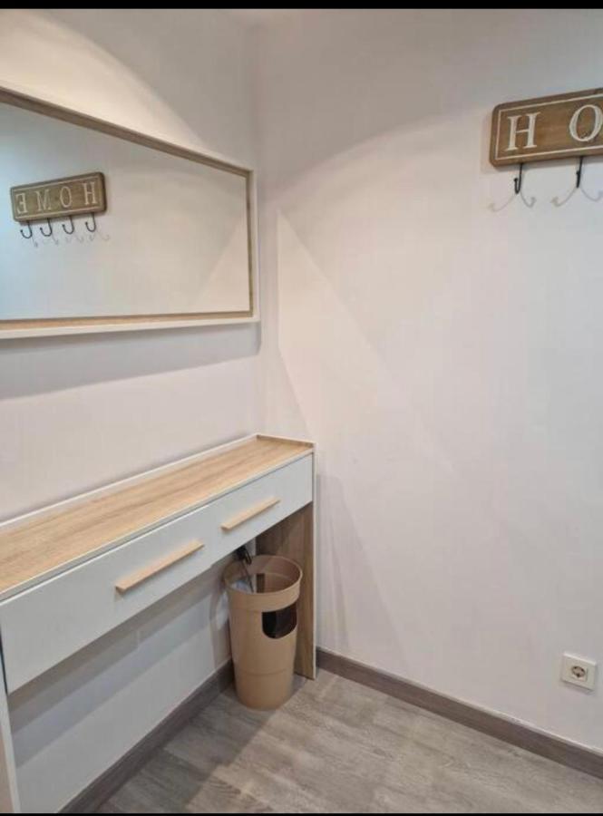 Apartamento Con Terraza Y Parking Gijón Rum bild