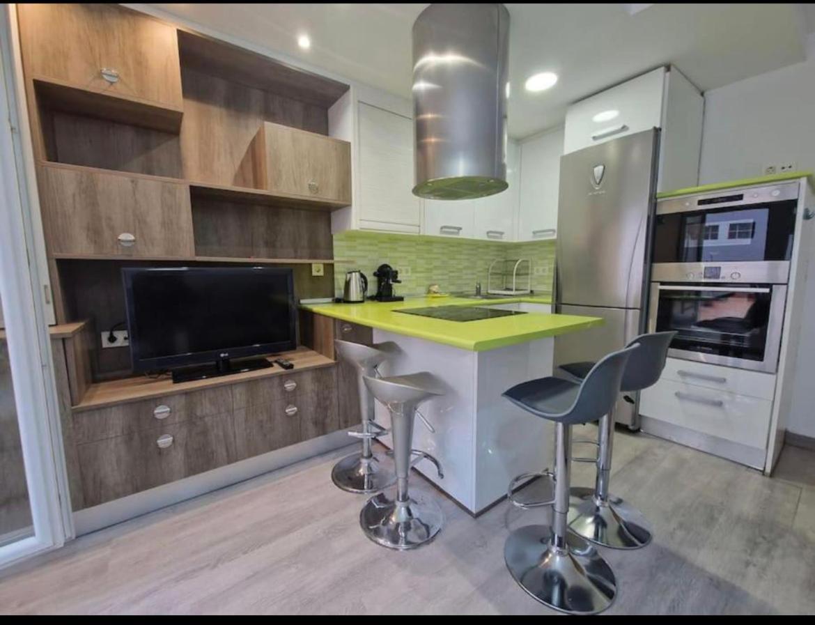 Apartamento Con Terraza Y Parking Gijón Rum bild